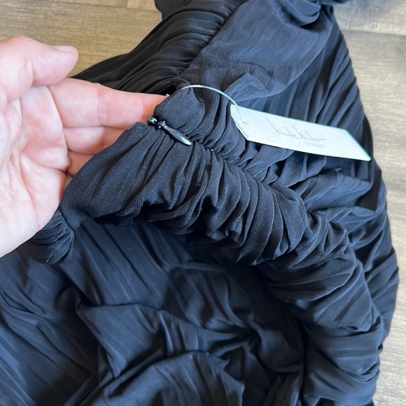 Designer cocktail dress by Nicole Miller - Picture 8 of 10